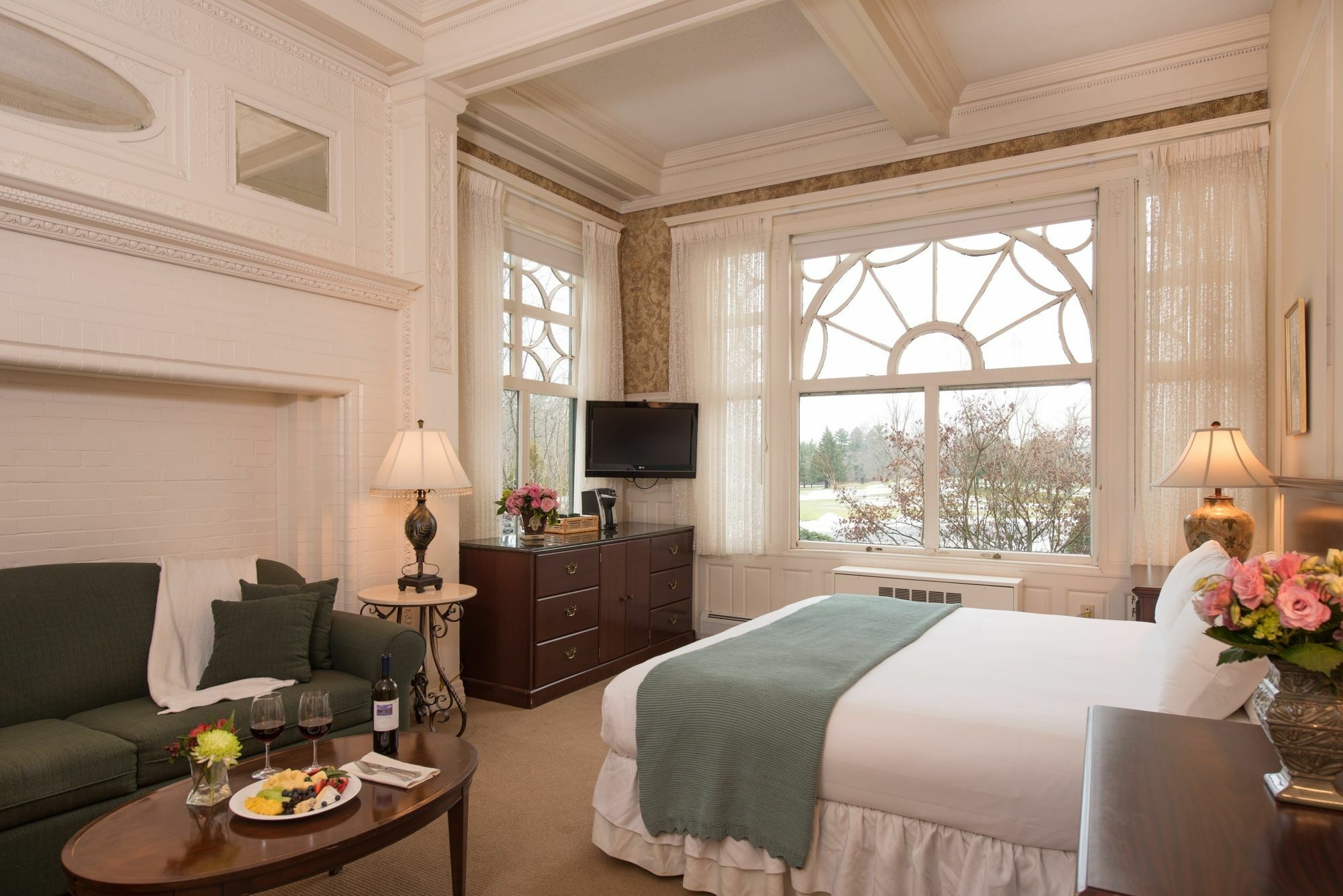 Cranwell Spa And Golf Resort (Adults Only) Lenox Ngoại thất bức ảnh